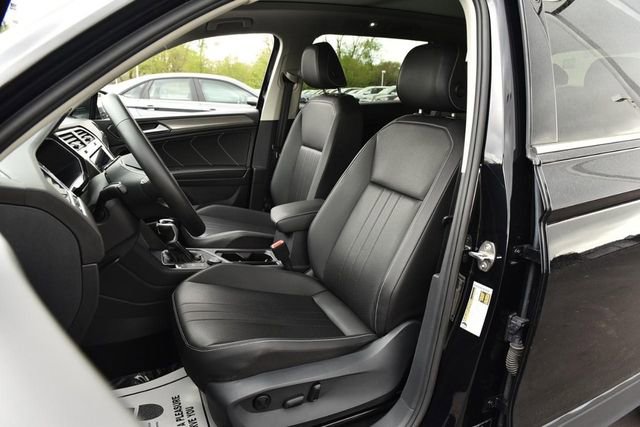 Certified 2023 Volkswagen Tiguan SE w/ Panoramic Sunroof Package image 19