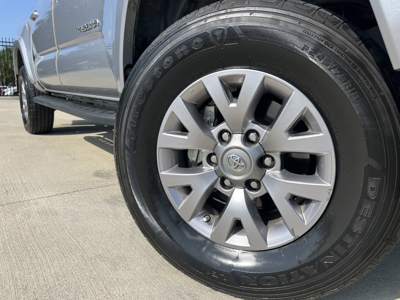 Used 2017 Toyota Tacoma SR5 w/ Tow Package RWD image 8