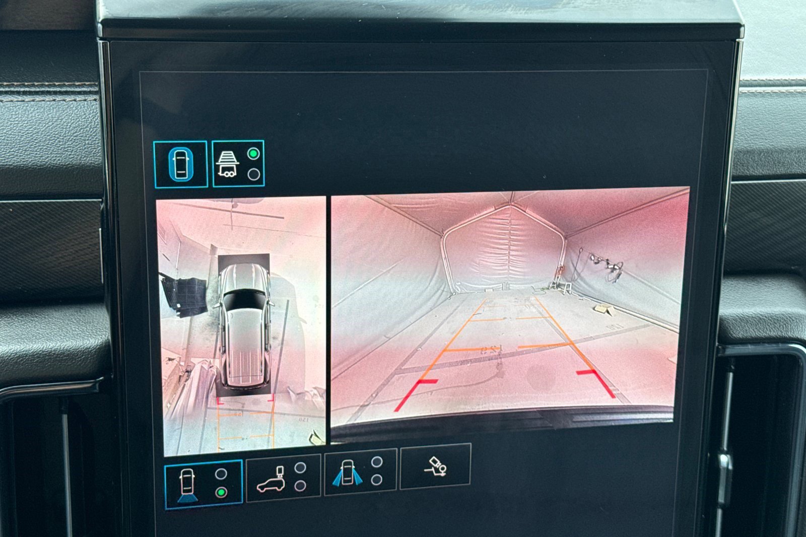 Used 2025 GMC Yukon AT4 AWD/4WD image 19