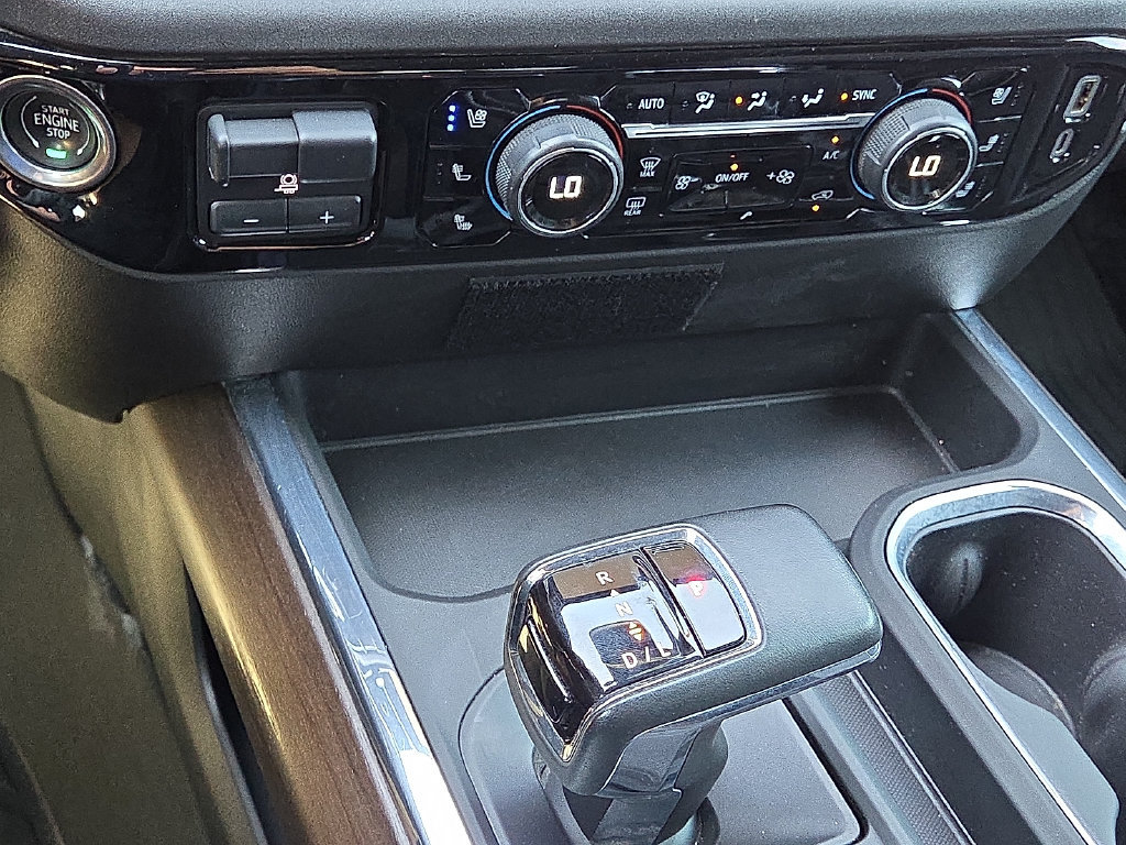 Used 2024 Chevrolet Silverado 1500 High Country w/ Technology Package AWD/4WD image 26