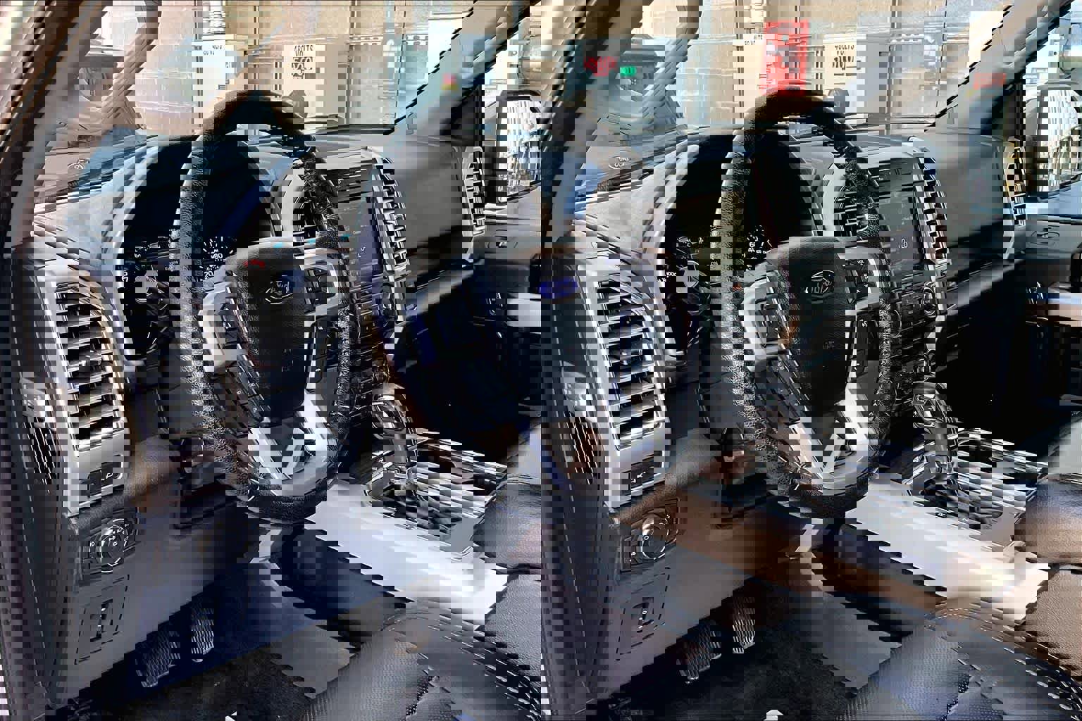 Used 2015 Ford F150 Lariat image 18