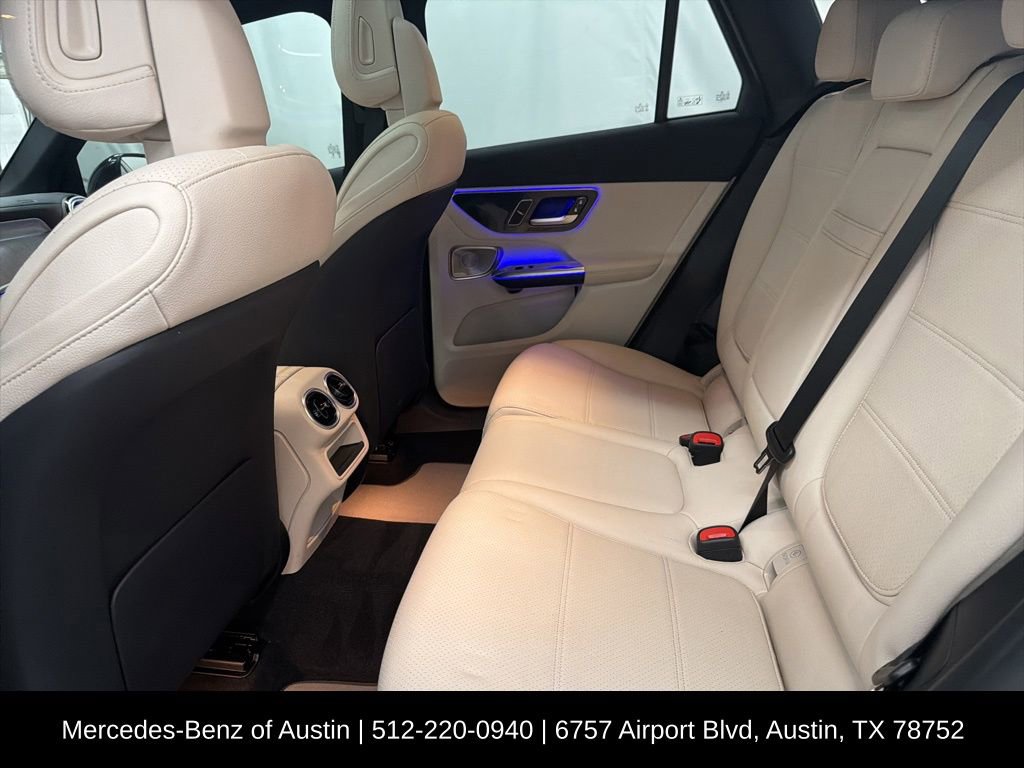 Used 2025 Mercedes-Benz GLC 300 4MATIC image 21