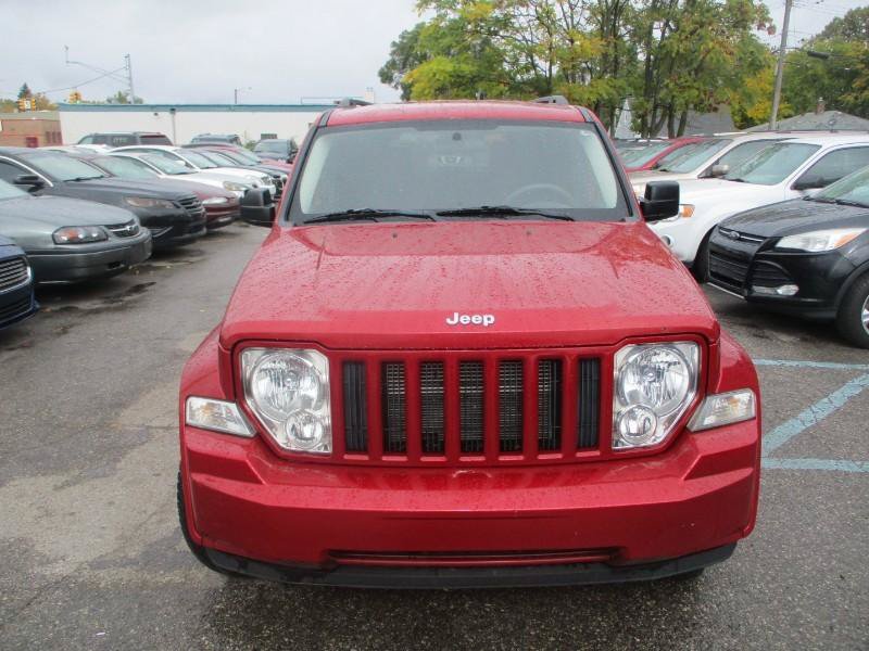 Used 2010 Jeep Liberty Sport w/ Popular Equipment Group AWD/4WD image 3