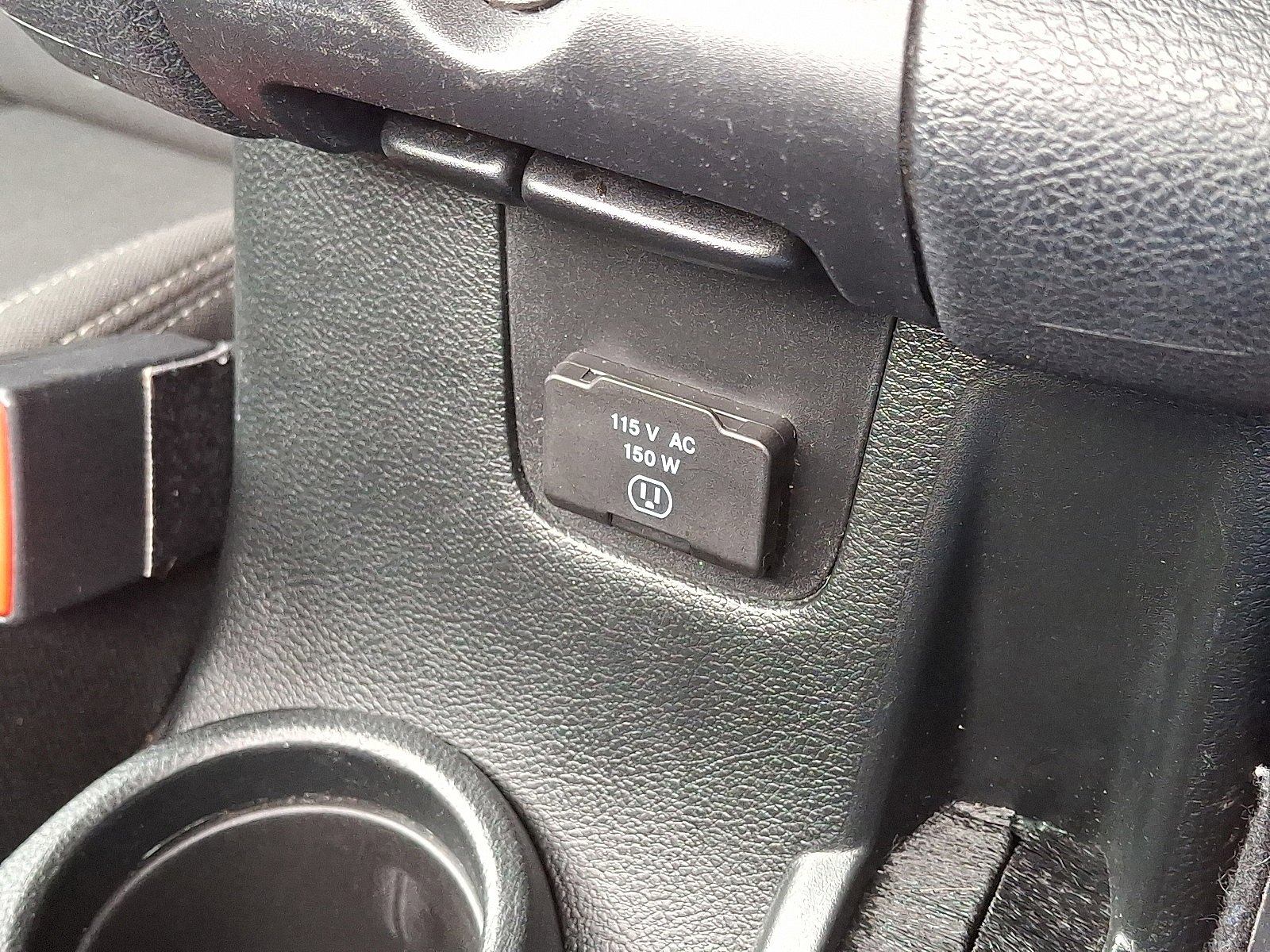 Used 2018 Jeep Wrangler Unlimited Sahara w/ Connectivity Group image 23