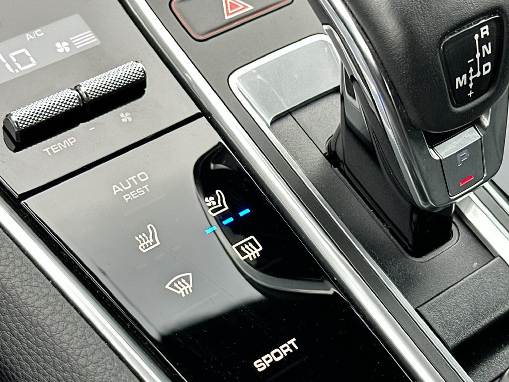 Certified 2023 Porsche Panamera 4 Platinum Edition AWD/4WD image 23