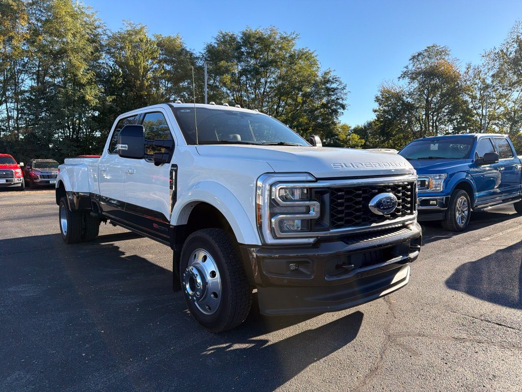 Used 2025 Ford F450 King Ranch w/ FX4 Off-Road Package AWD/4WD image 2