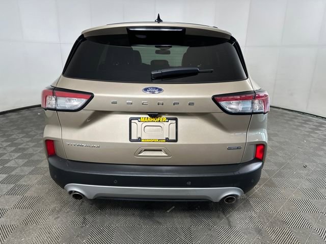 Used 2020 Ford Escape Titanium image 4