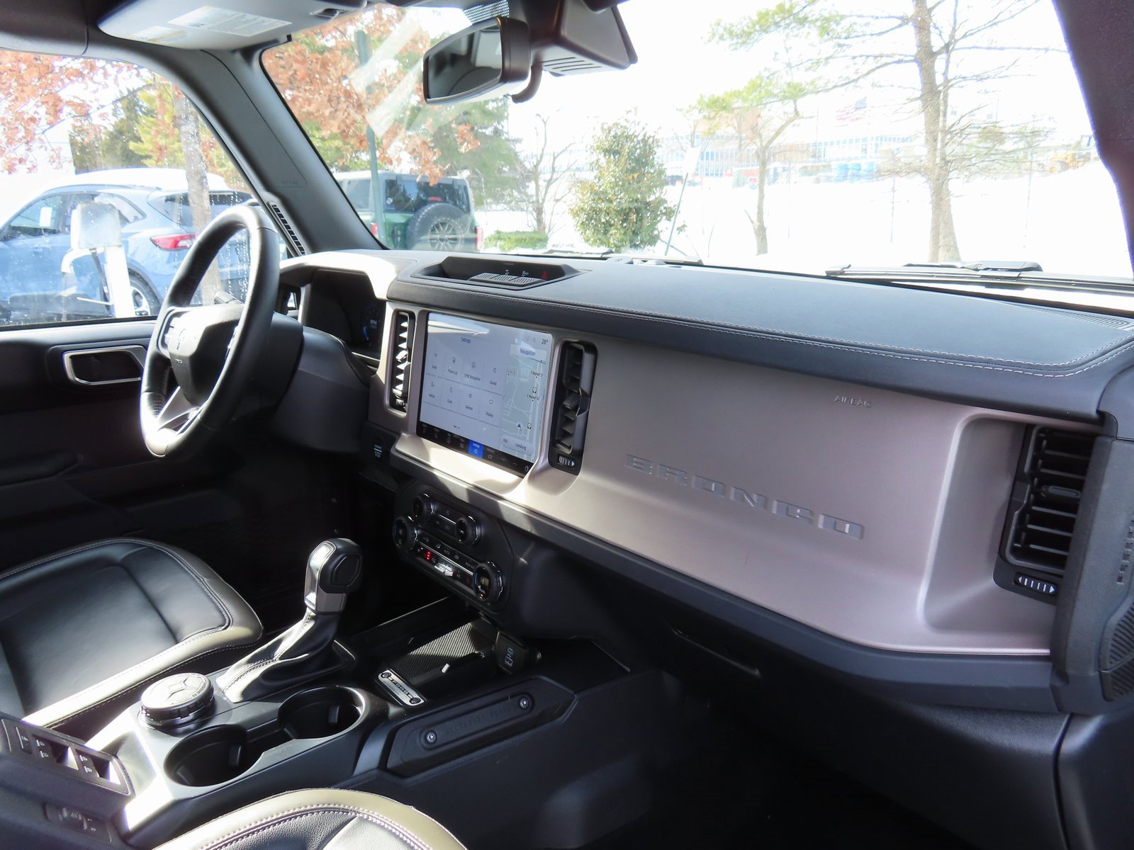 Used 2025 Ford Bronco Outer Banks image 16