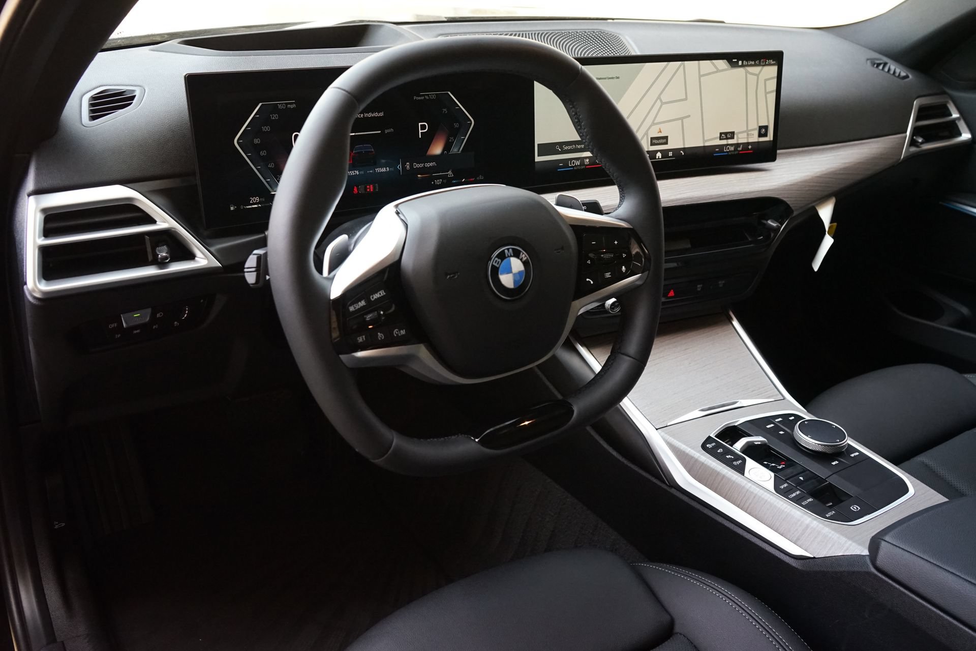 Used 2025 BMW 330i xDrive Sedan w/ Premium Package AWD/4WD image 2