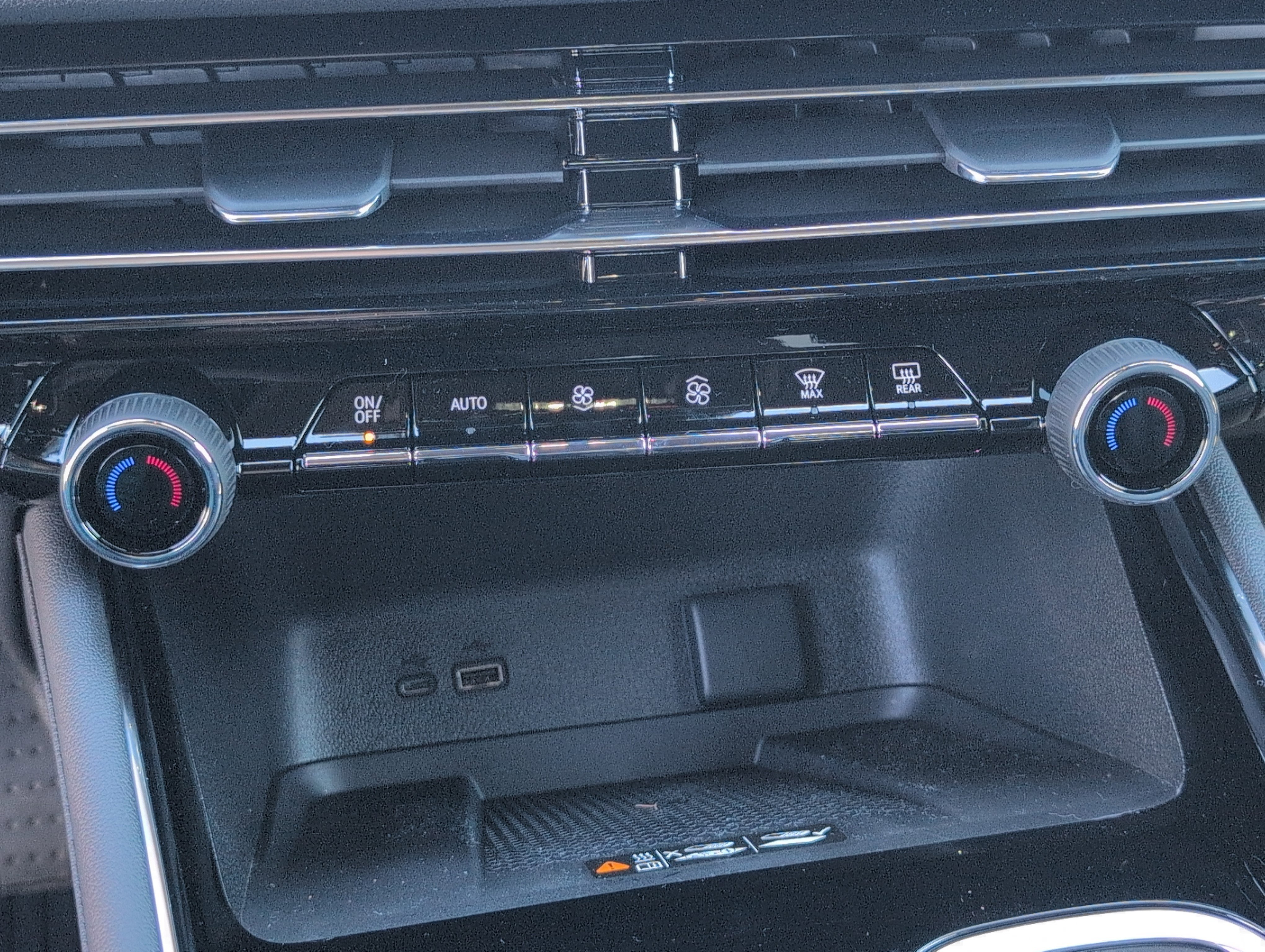 New 2026 Chevrolet Traverse Z71 w/ Enhanced Driving Package image 16