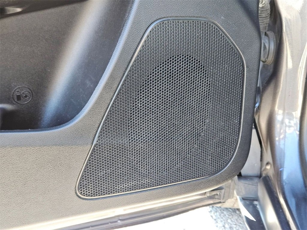 Used 2019 Jeep Cherokee Limited image 13