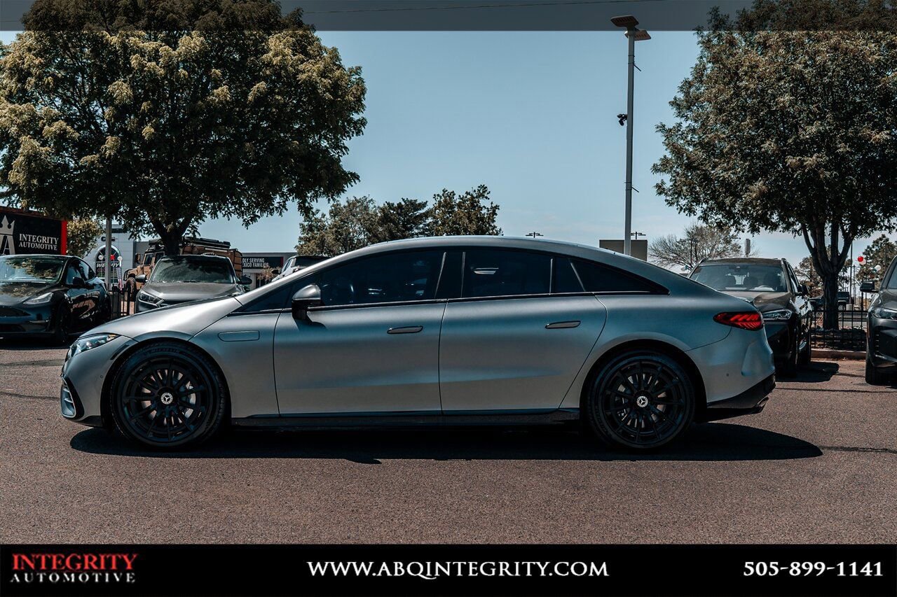 Used 2022 Mercedes-Benz EQS 580 4MATIC Sedan image 4
