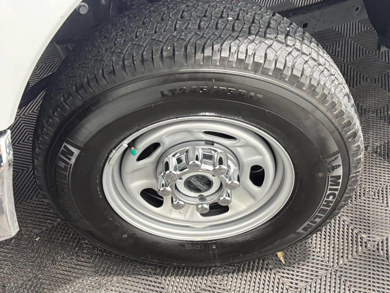 Used 2023 Ford F350 XL w/ Snow Plow Prep Package image 34