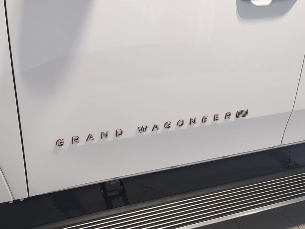 Used 2022 Jeep Grand Wagoneer Series III AWD/4WD image 15