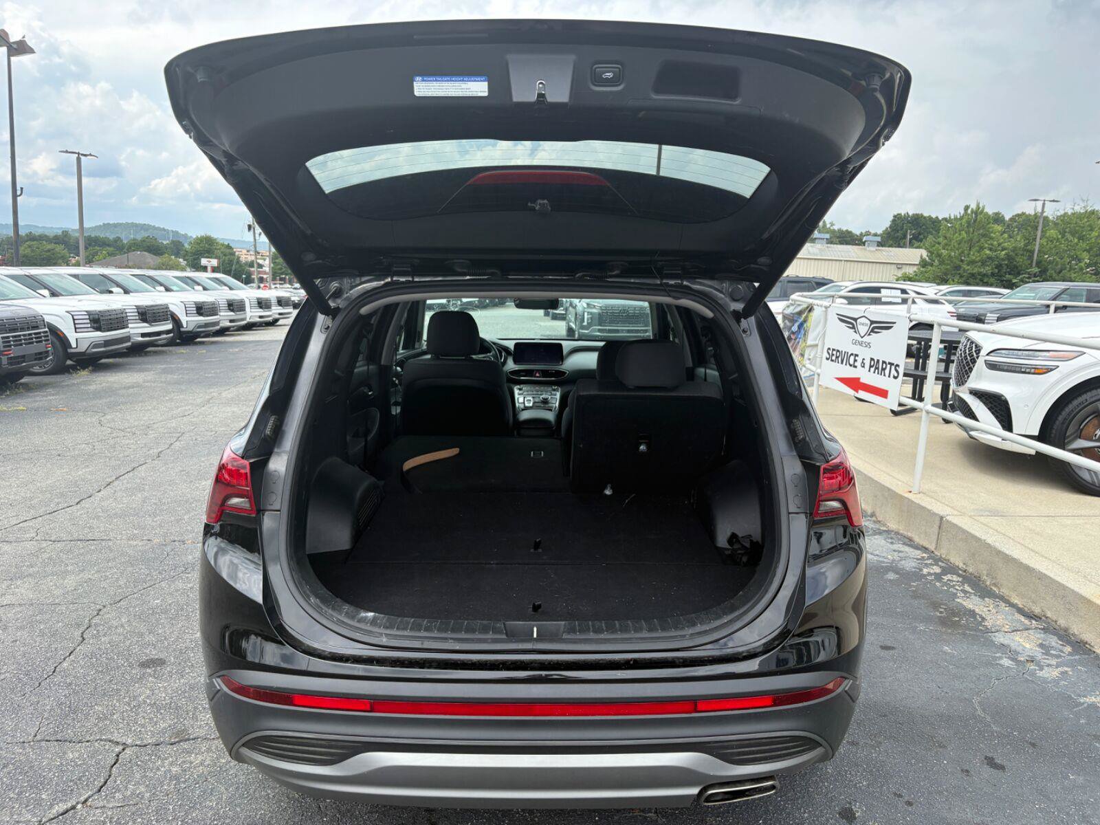 Used 2023 Hyundai Santa Fe SEL FWD image 9
