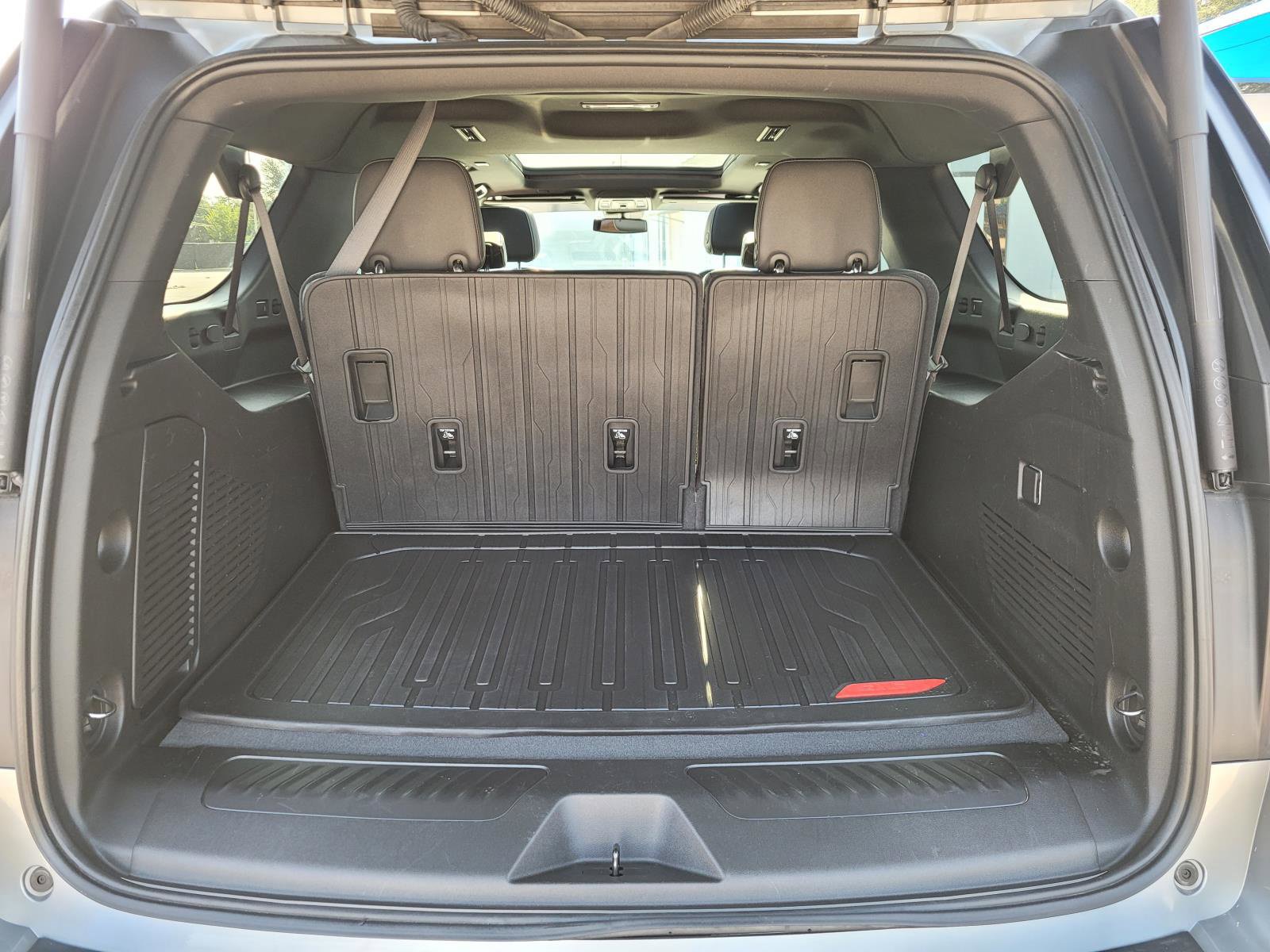Used 2023 GMC Yukon XL SLT AWD/4WD image 14