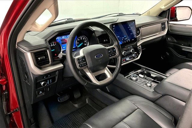 Used 2022 Ford Expedition XLT image 12