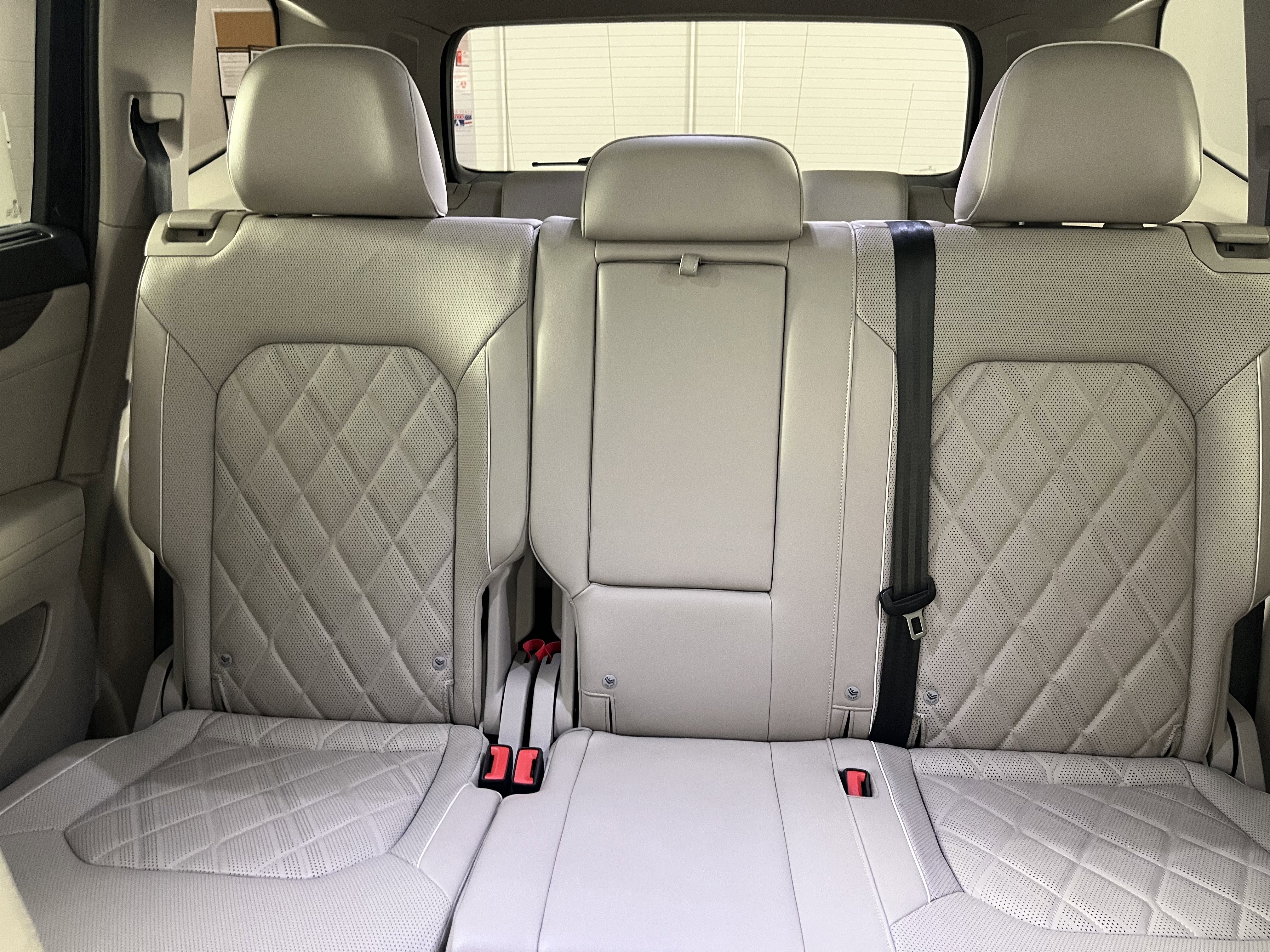 Certified 2024 Volkswagen Atlas SEL Premium R-Line AWD/4WD image 23