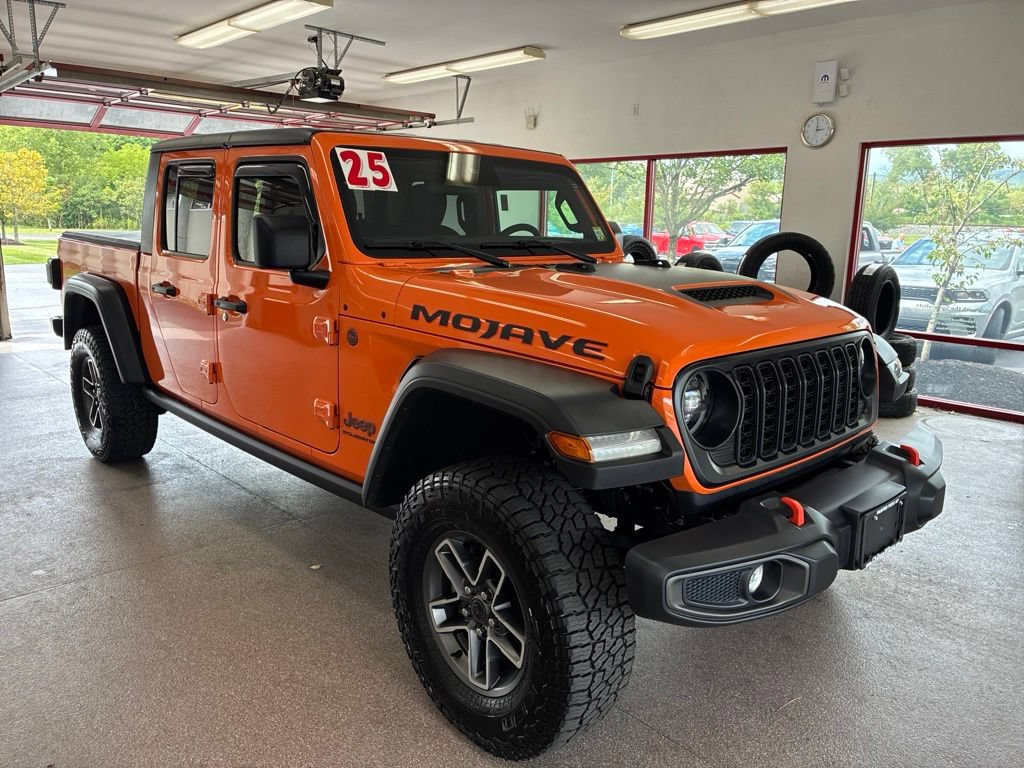 Used 2025 Jeep Gladiator Mojave w/ Convenience Group