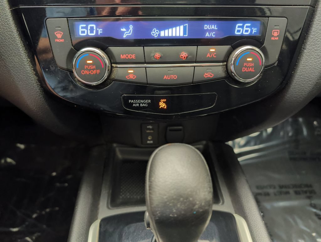 Used 2015 Nissan Rogue SL w/ SL Premium Package AWD/4WD image 22