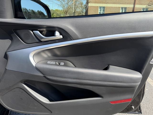 Used 2022 Genesis G70 2.0T image 33