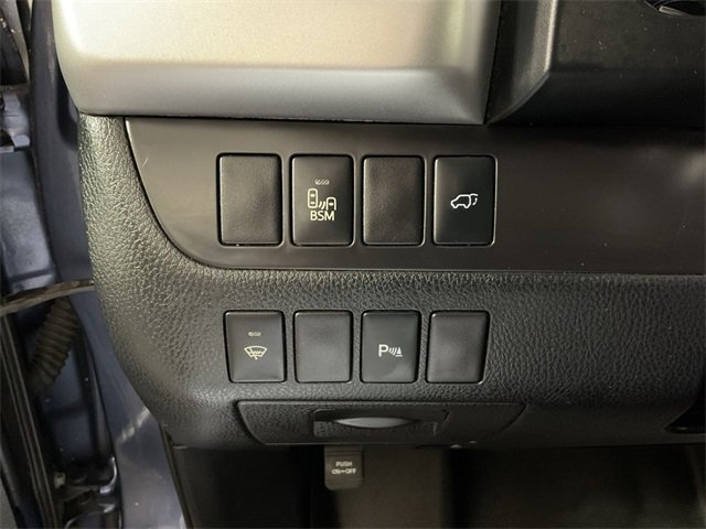Used 2016 Toyota Highlander Limited image 28