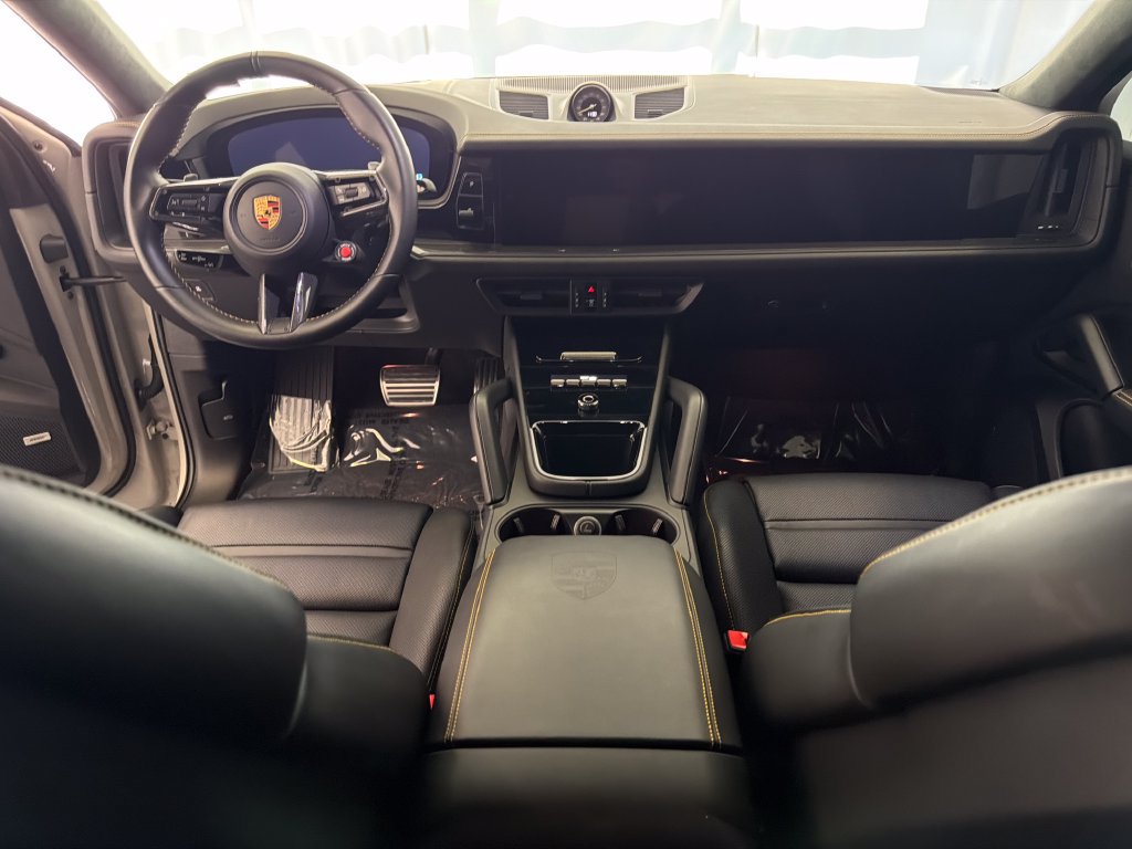 Used 2024 Porsche Cayenne Turbo GT AWD/4WD image 18