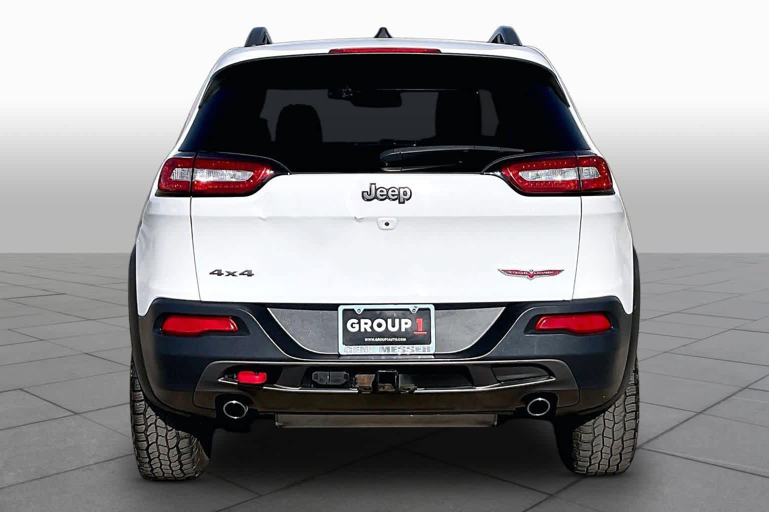 Used 2016 Jeep Cherokee Trailhawk w/ Comfort/Convenience Group AWD/4WD image 5