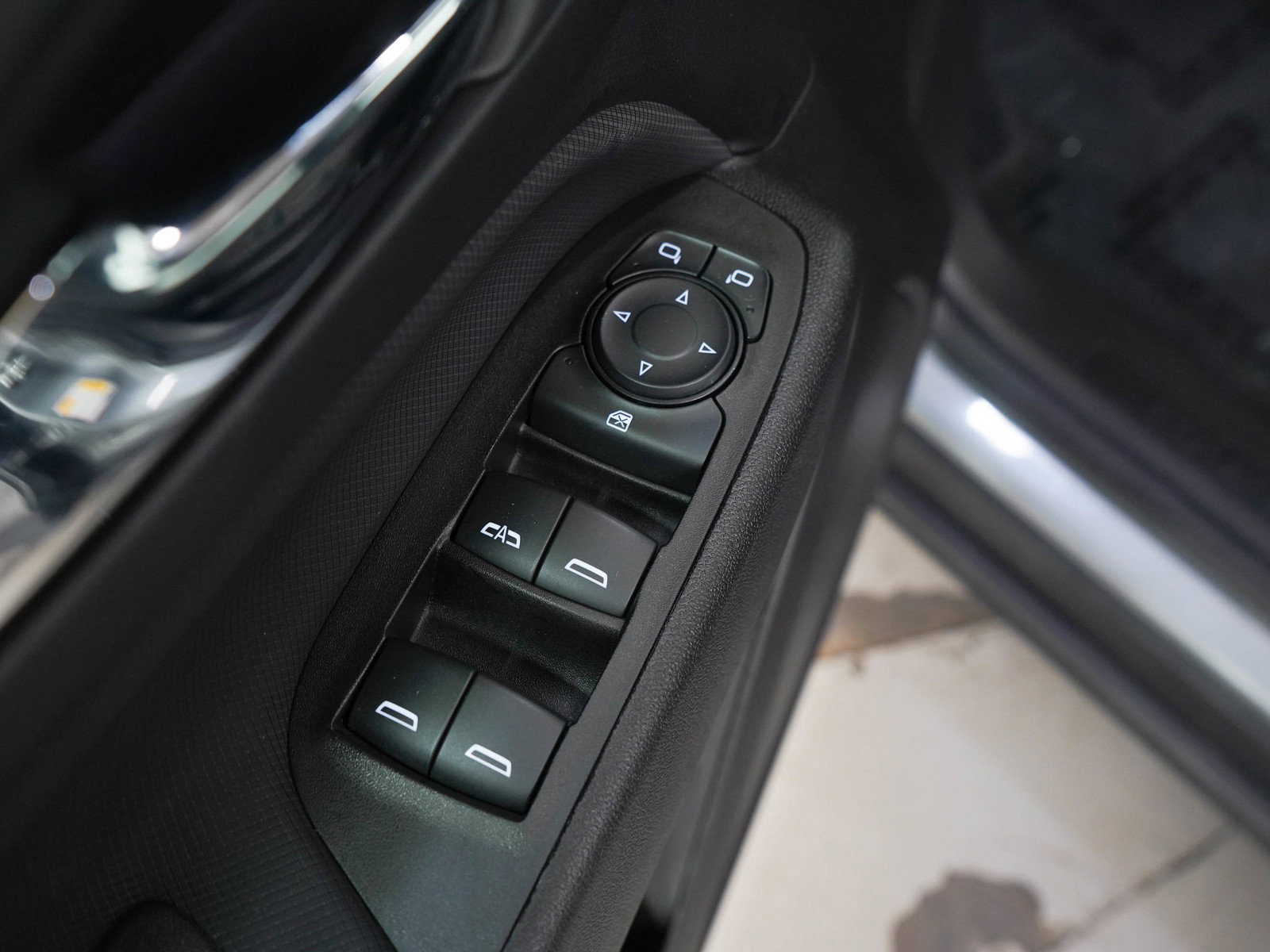 Used 2024 Chevrolet Equinox RS image 21