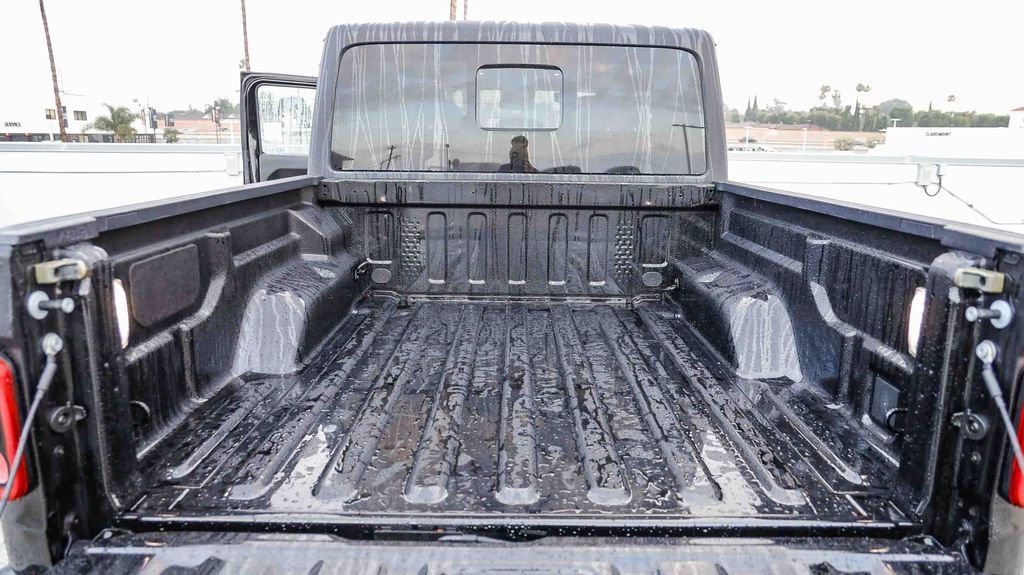 Used 2025 Jeep Gladiator Mojave image 31
