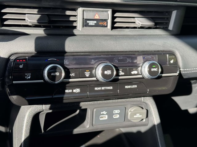 Certified 2024 Honda Pilot Touring image 28