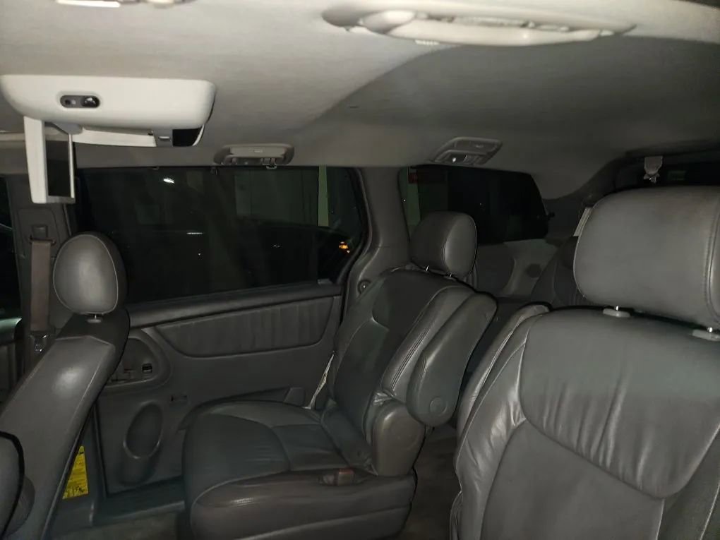 Used 2008 Toyota Sienna XLE Limited image 17