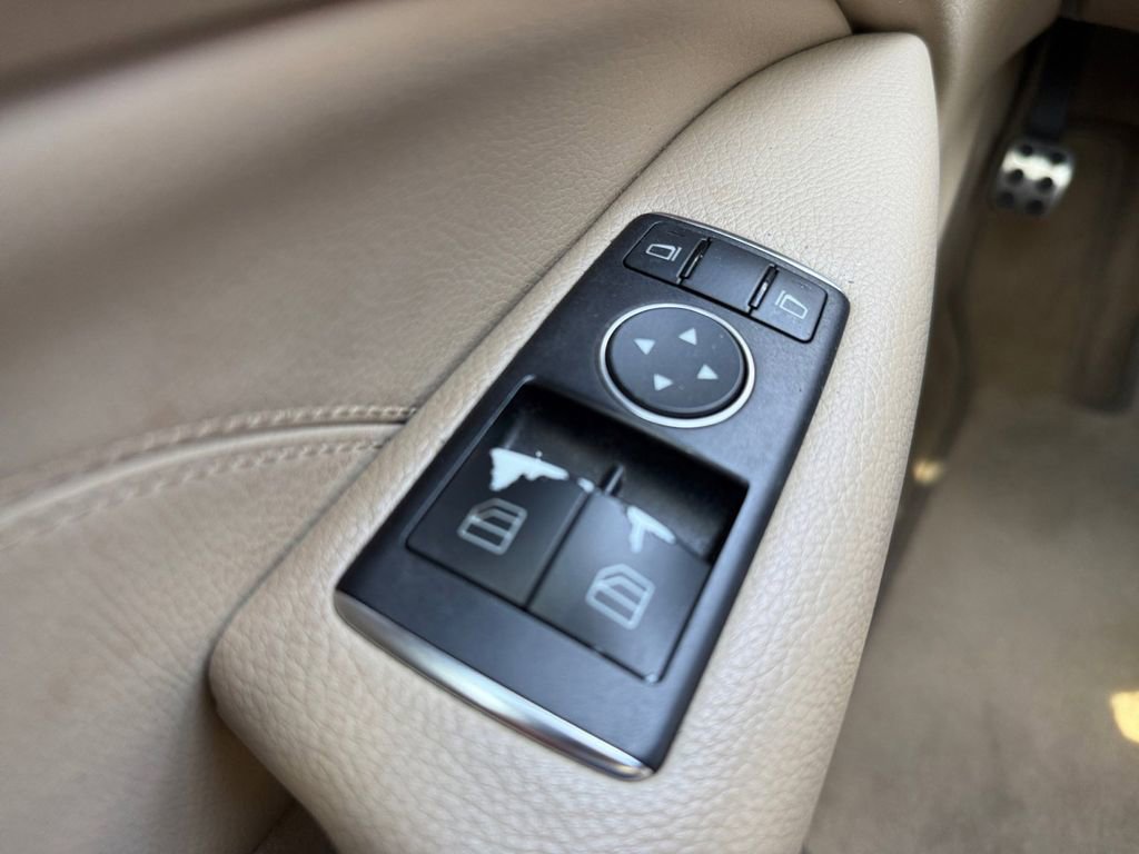 Used 2012 Mercedes-Benz C 250 Coupe image 23