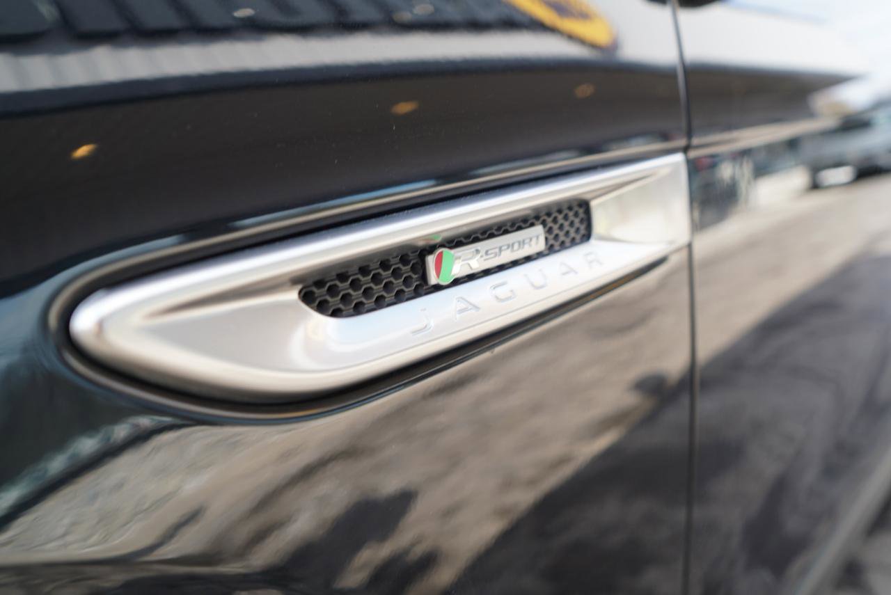 Used 2019 Jaguar F-PACE R-Sport image 23