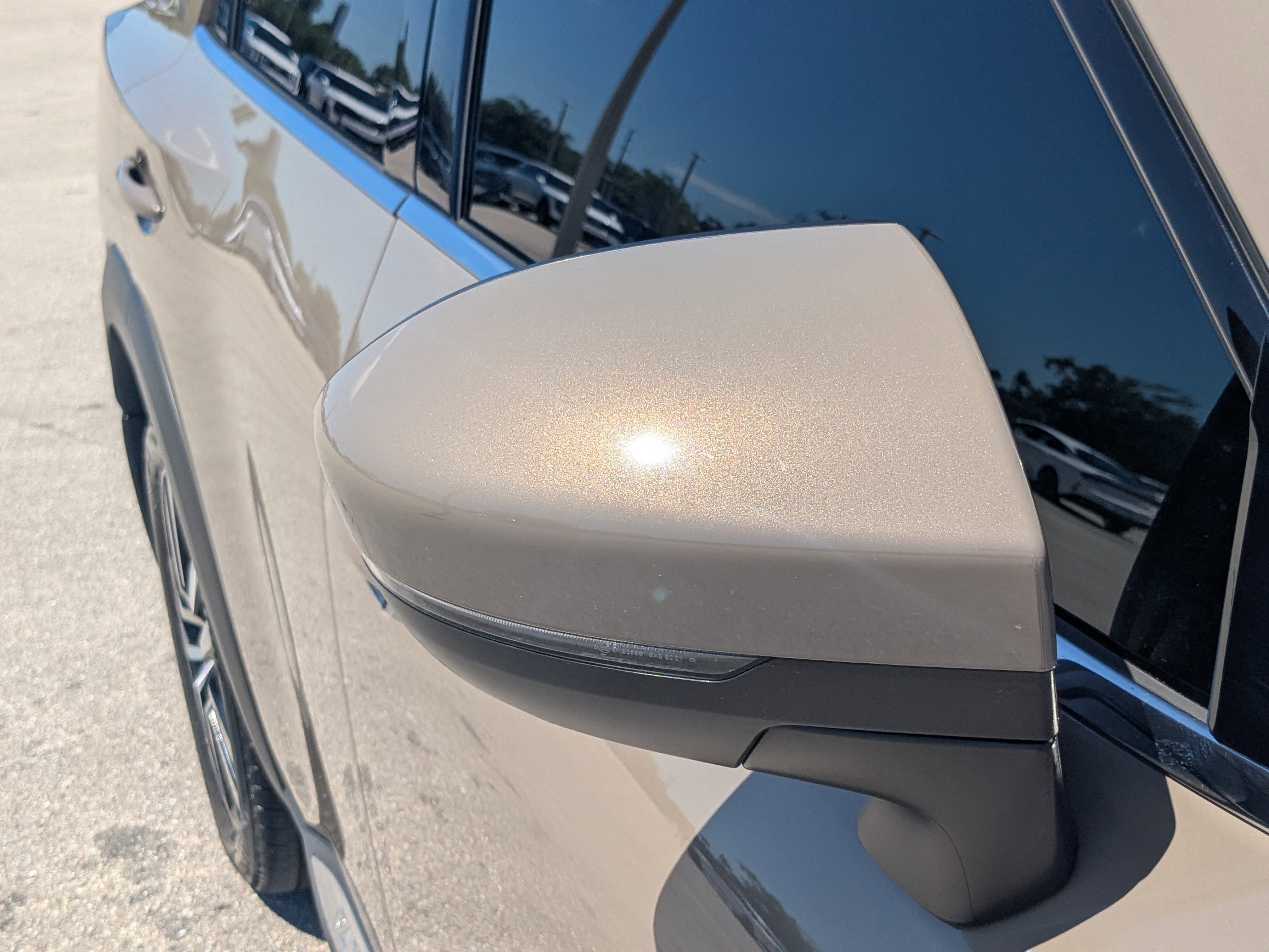 Used 2024 Nissan Pathfinder Platinum FWD image 12