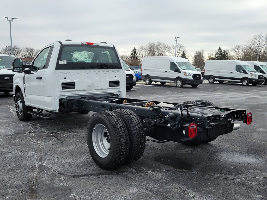 New 2026 Ford F350 XL w/ XL Chrome Package image 3