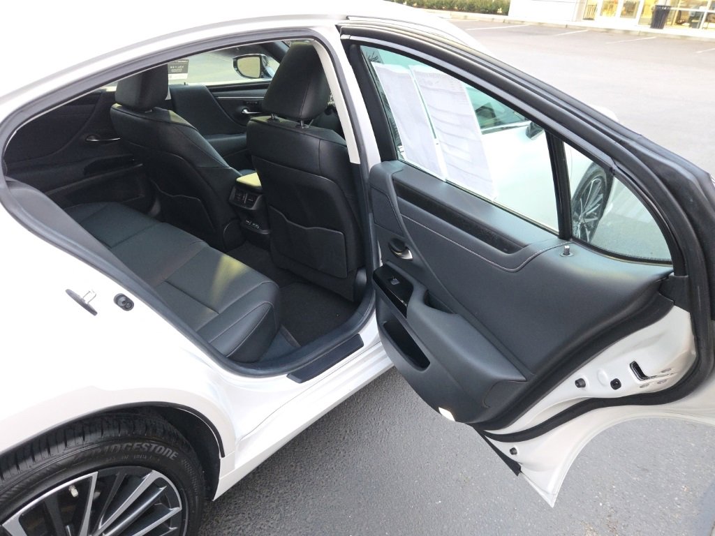 Certified 2024 Lexus ES 350 w/ Premium Package image 17