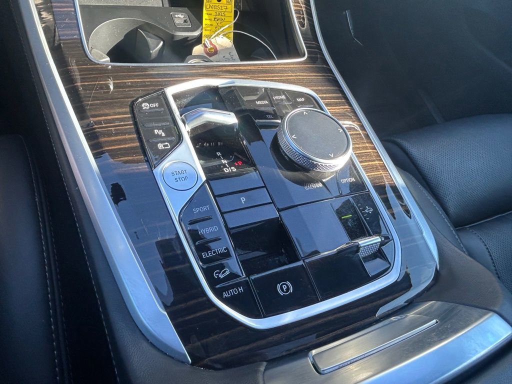 Used 2025 BMW X5 xDrive50e image 16