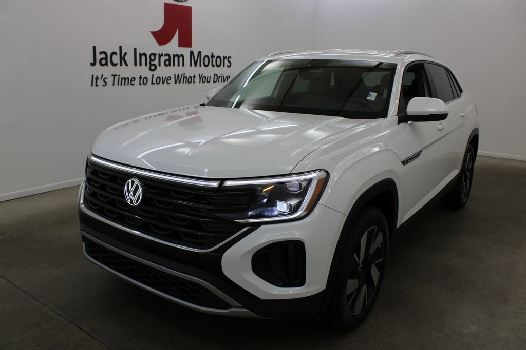 Certified 2024 Volkswagen Atlas Cross Sport SE FWD image 2