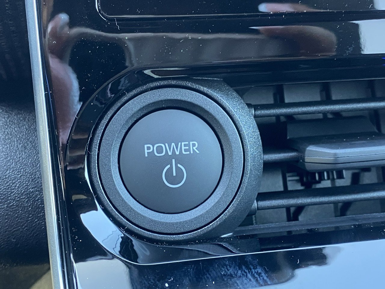 New 2025 Subaru Solterra Premium image 23