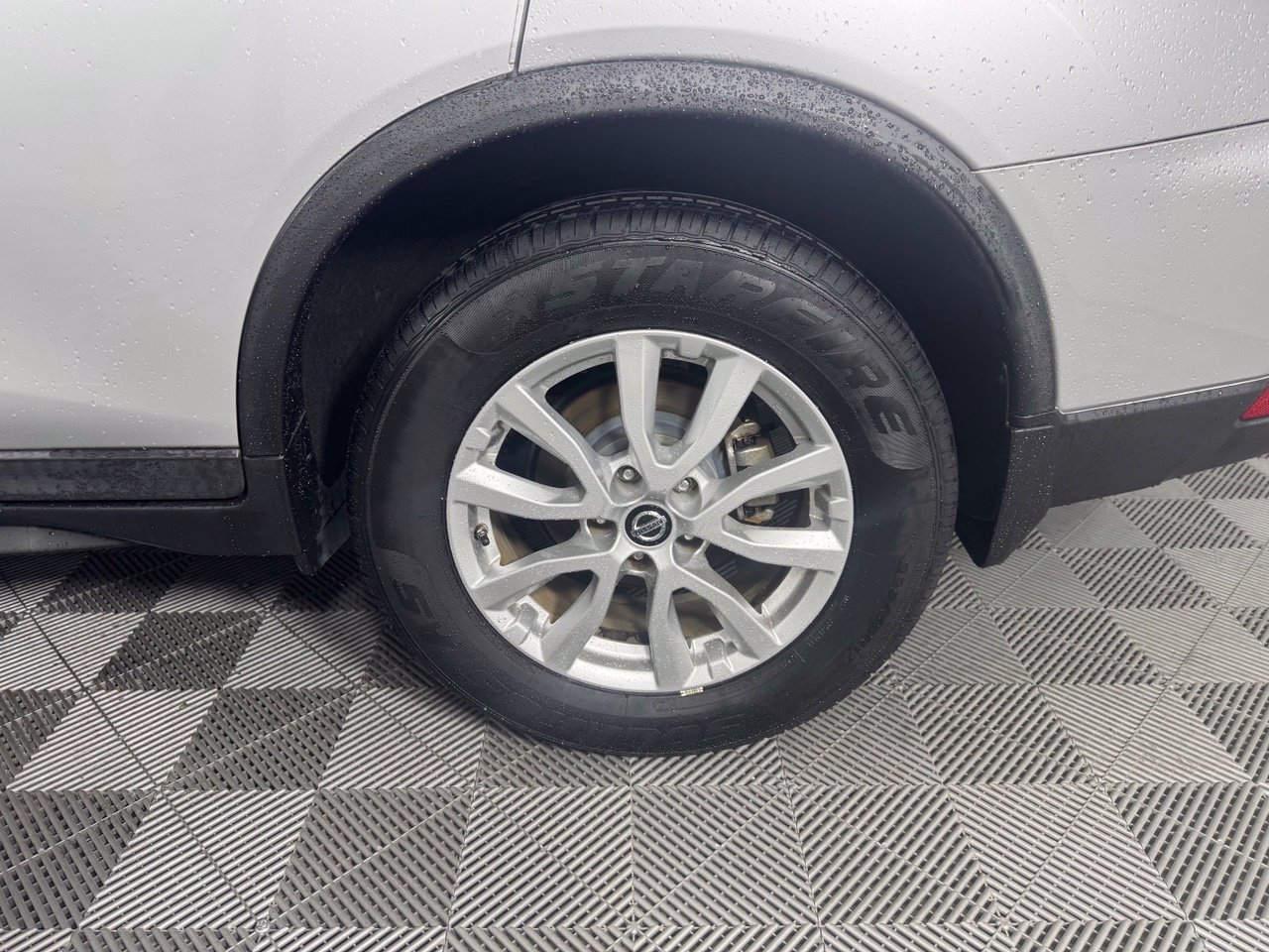 Used 2018 Nissan Rogue SV FWD image 36