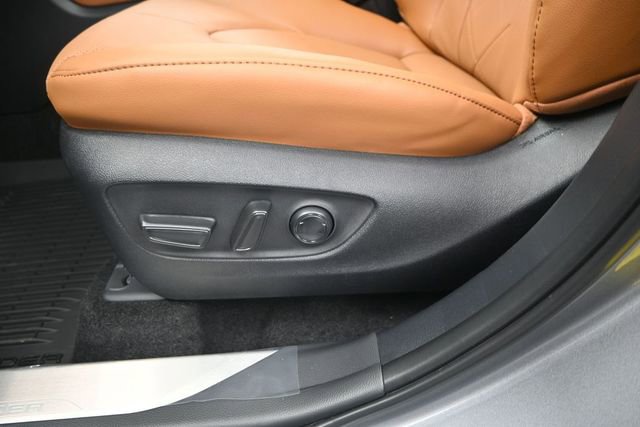 New 2026 Toyota Highlander Platinum AWD/4WD image 11
