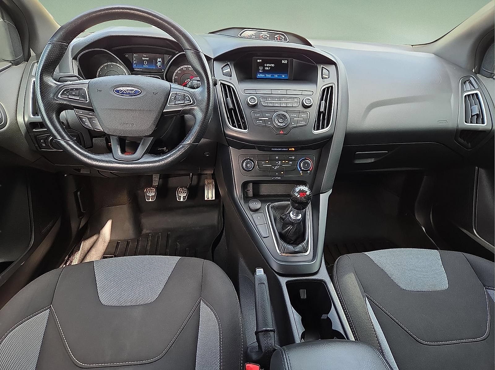 Used 2018 Ford Focus ST FWD image 11