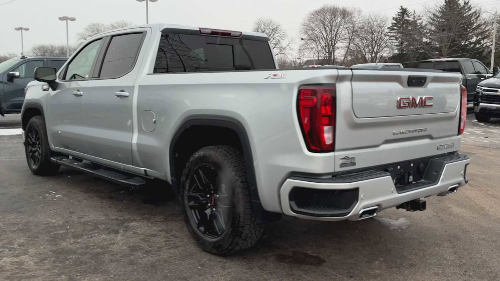 Certified 2022 GMC Sierra 1500 Elevation w/ Elevation Premium Package image 4