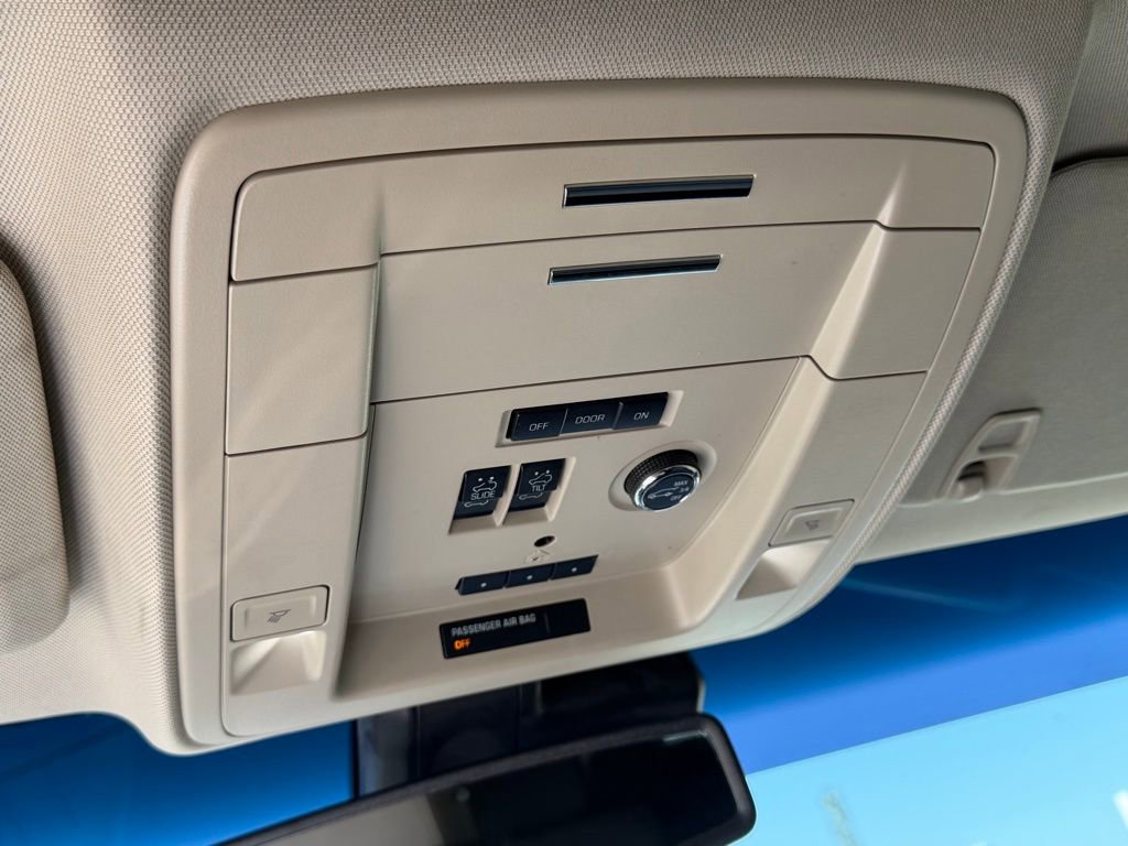 Used 2019 Chevrolet Suburban Premier image 29