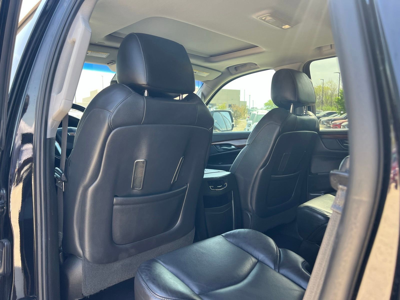 Used 2018 Cadillac Escalade Luxury RWD image 18