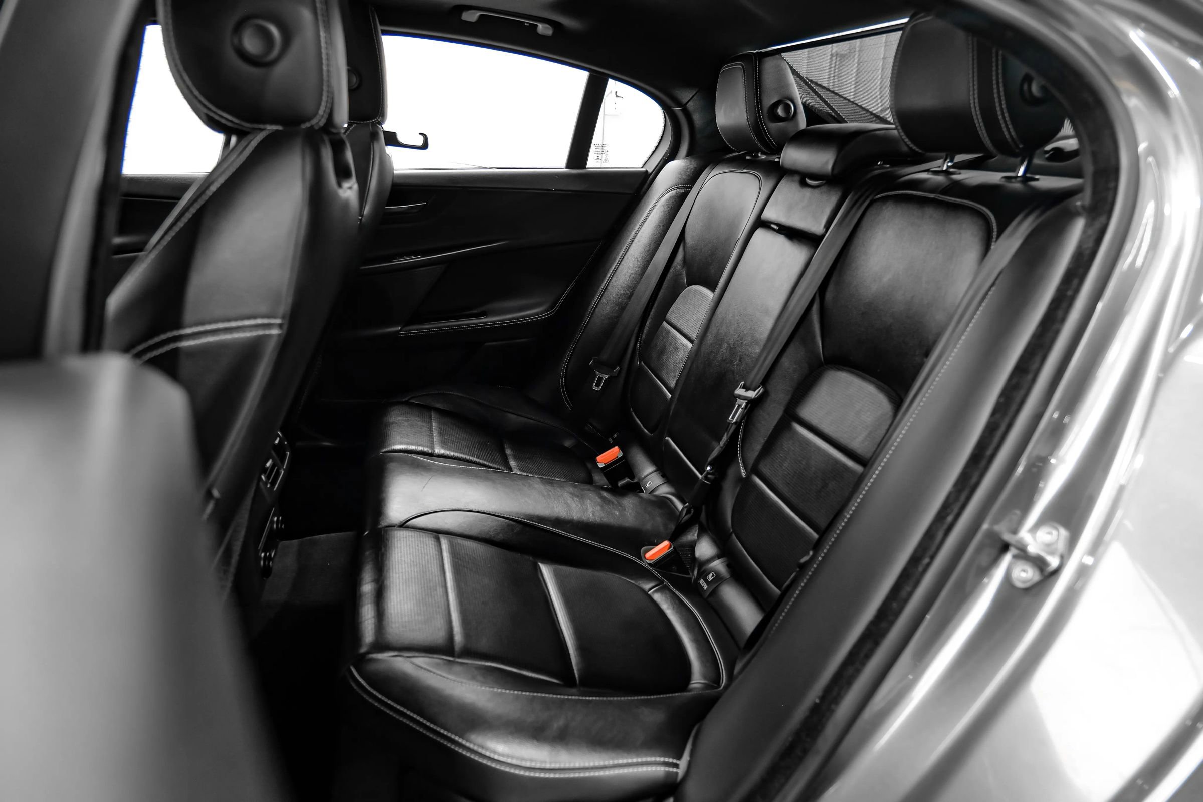 Used 2019 Jaguar XE R-Sport AWD/4WD image 17