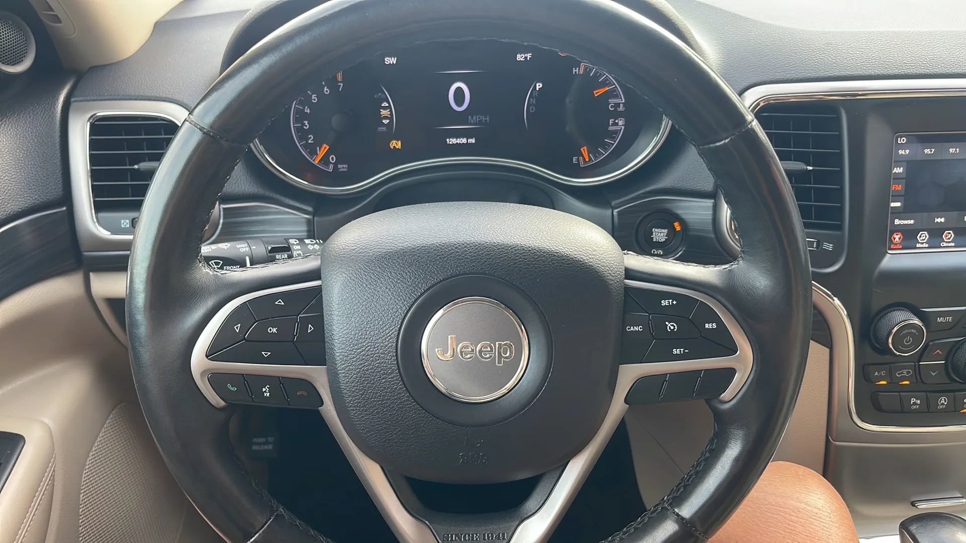 Used 2021 Jeep Grand Cherokee Laredo image 7