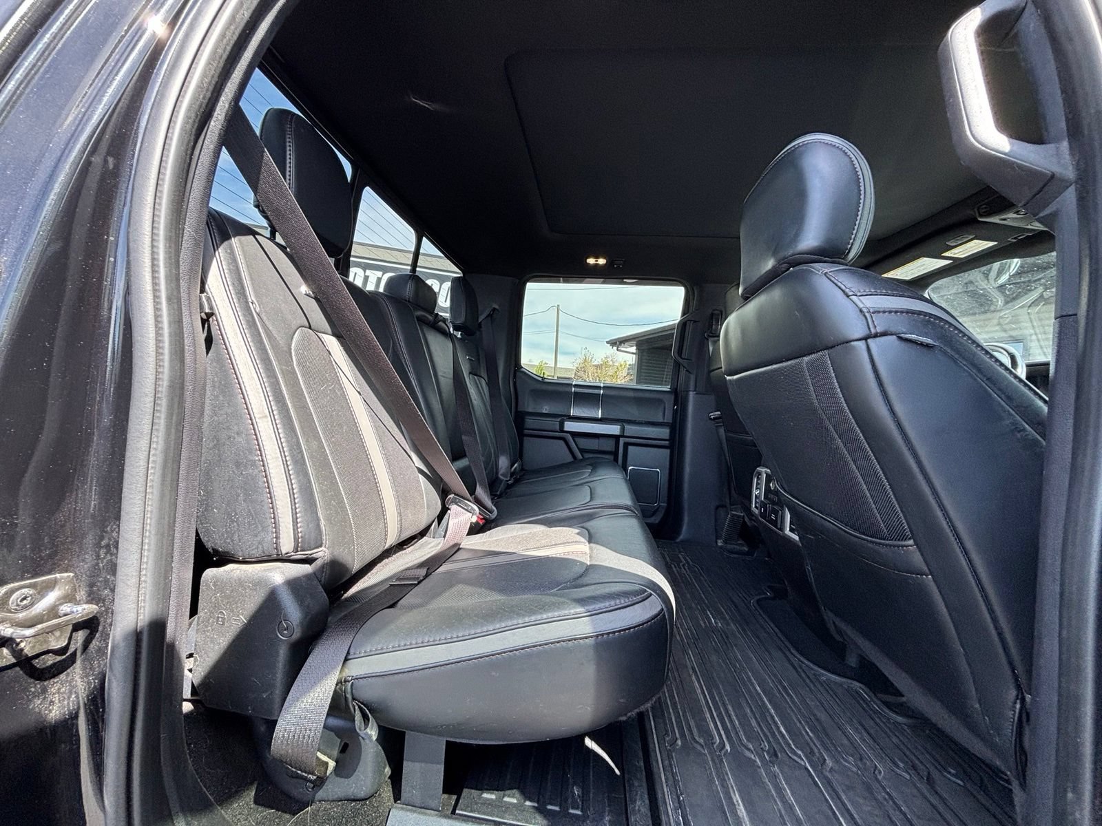 Used 2019 Ford F350 Platinum w/ Platinum Ultimate Package AWD/4WD image 17