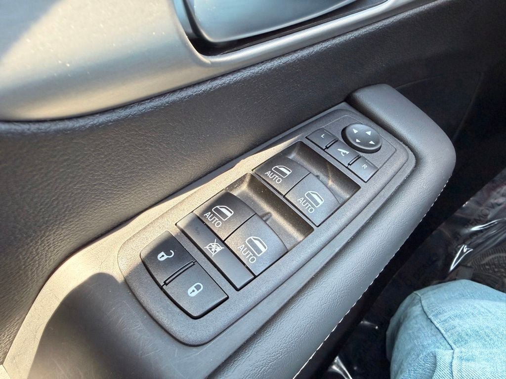 Used 2024 Chrysler Pacifica Limited w/ S Appearance Package AWD/4WD image 23